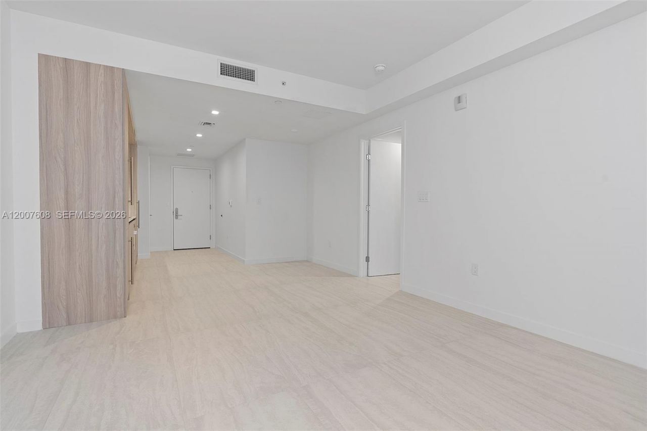 77 SE 5th St., Unit 1510, Miami, FL 33131 Photo