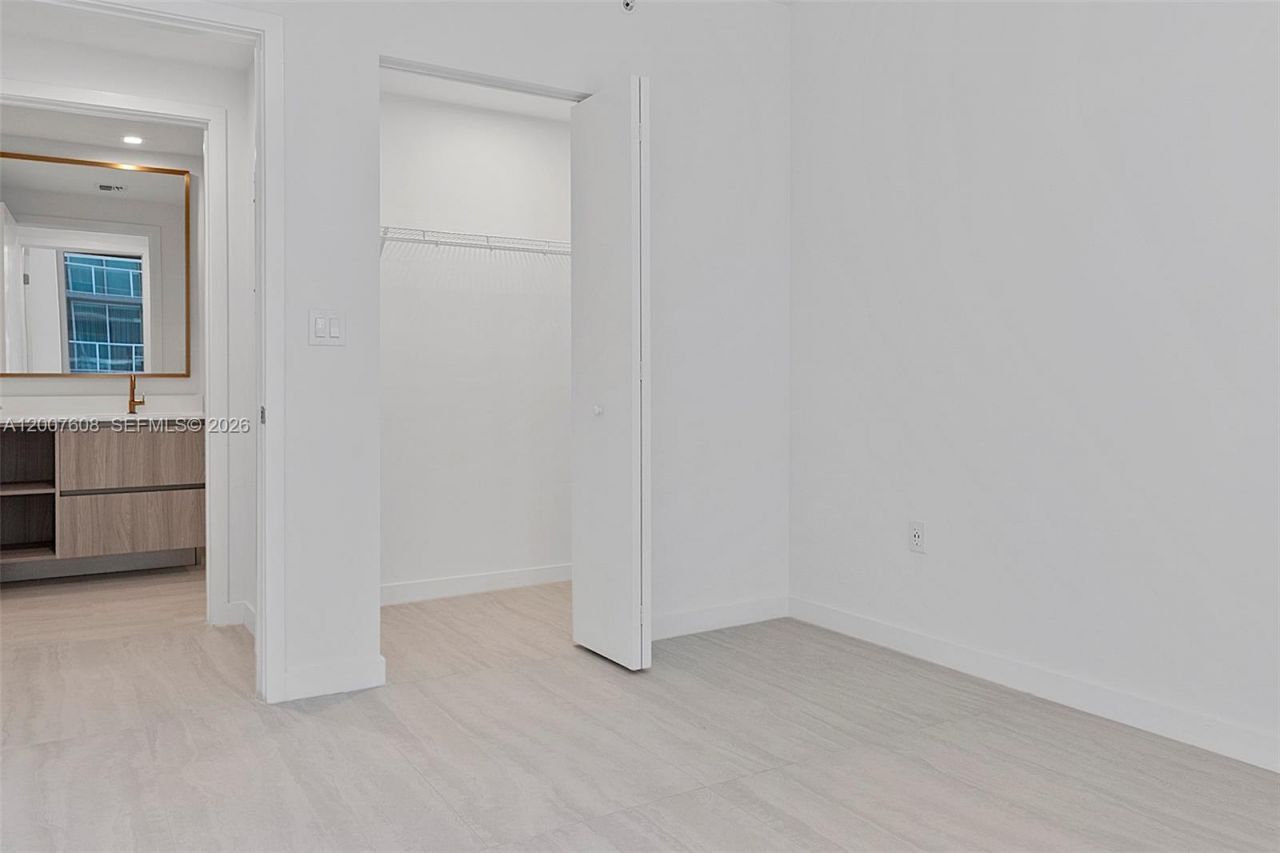 77 SE 5th St., Unit 1510, Miami, FL 33131 Photo