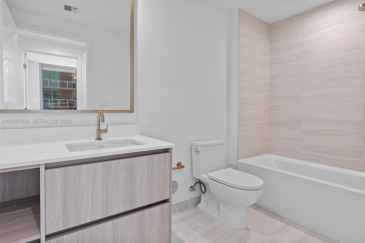 77 SE 5th St., Unit 1510, Miami, FL 33131 Photo