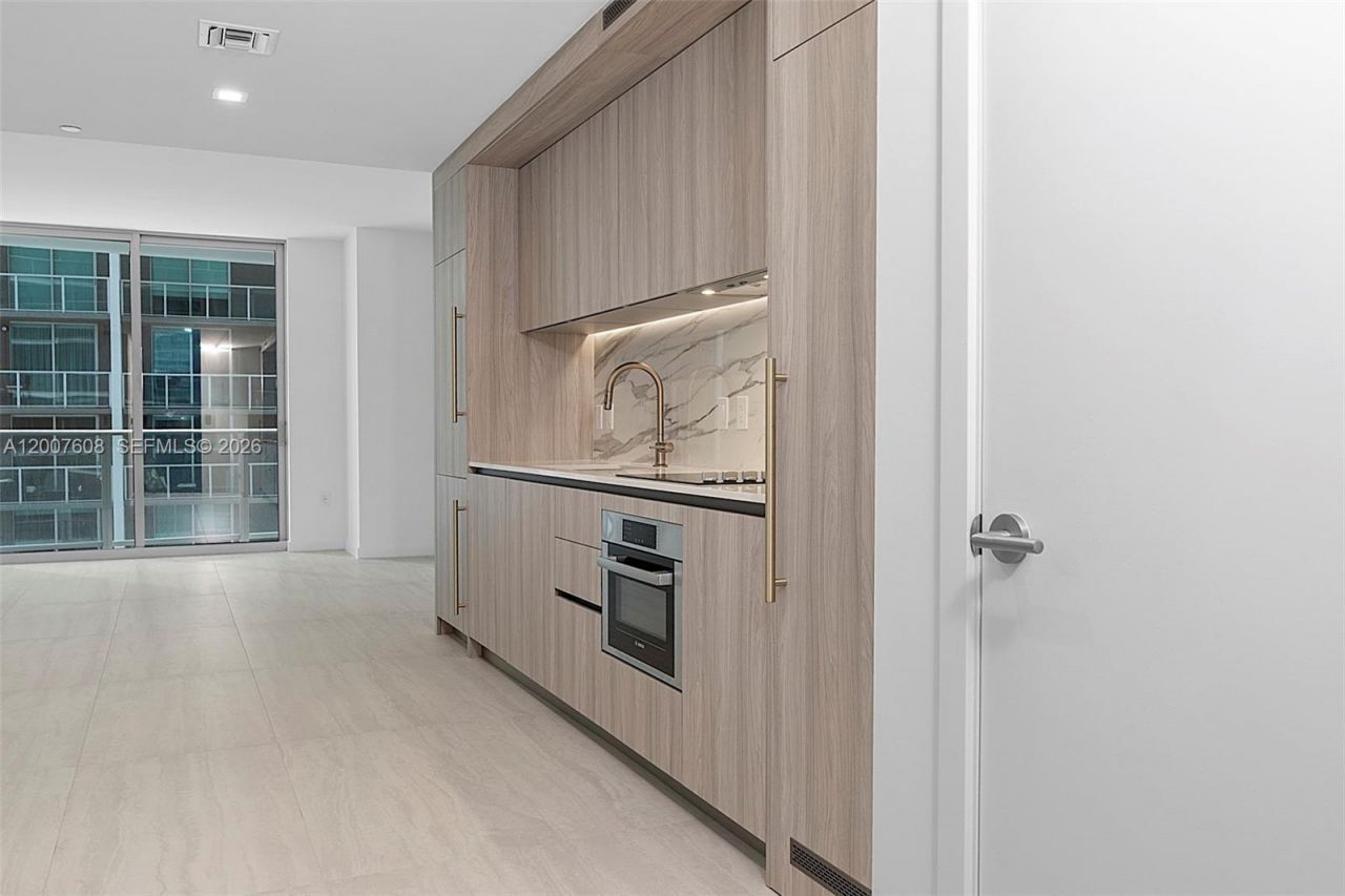 77 SE 5th St., Unit 1510, Miami, FL 33131 Photo