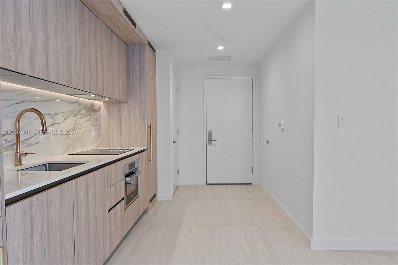 77 SE 5th St., Unit 1510, Miami, FL 33131 Photo