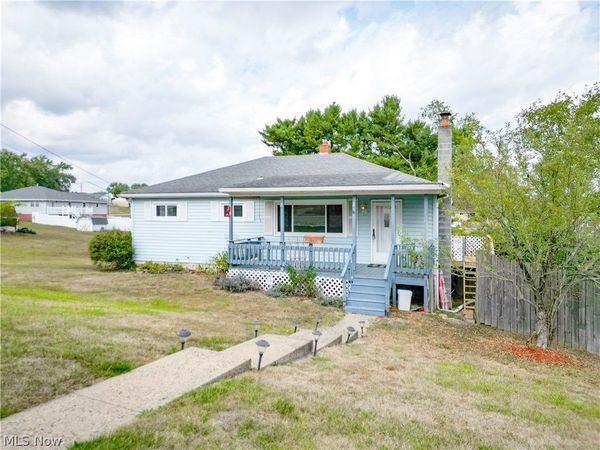 154 Locust Boulevard , Steubenville, OH 43953