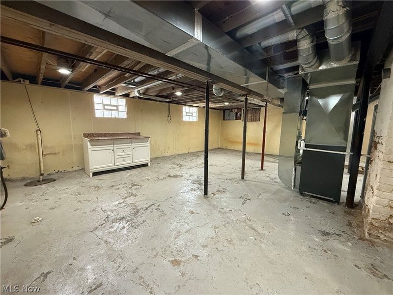 9612 Park Heights Avenue, Garfield Heights, OH 44125 Photo 26