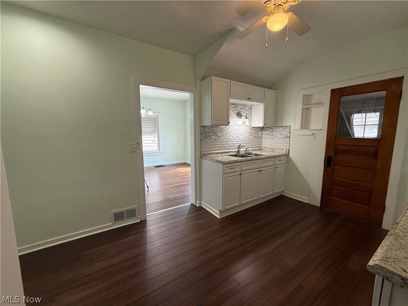 9612 Park Heights Avenue, Garfield Heights, OH 44125 Photo 9