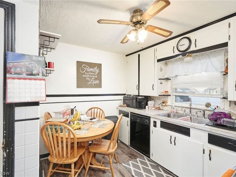 942 Bellflower Avenue SW, Canton, OH 44710 Photo 5