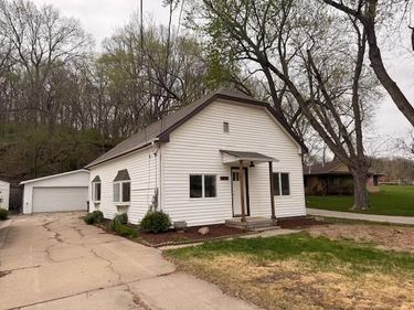 1822 N BROADWAY, COUNCIL BLUFFS, IA 51503