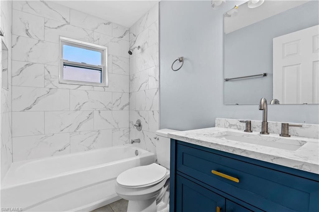 215-217 SE 24th Ave, Cape Coral, FL 33990 Photo