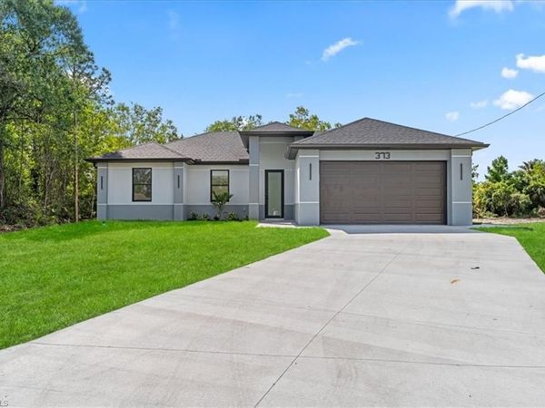 373 Selkirk AVE , LEHIGH ACRES, FL 33974