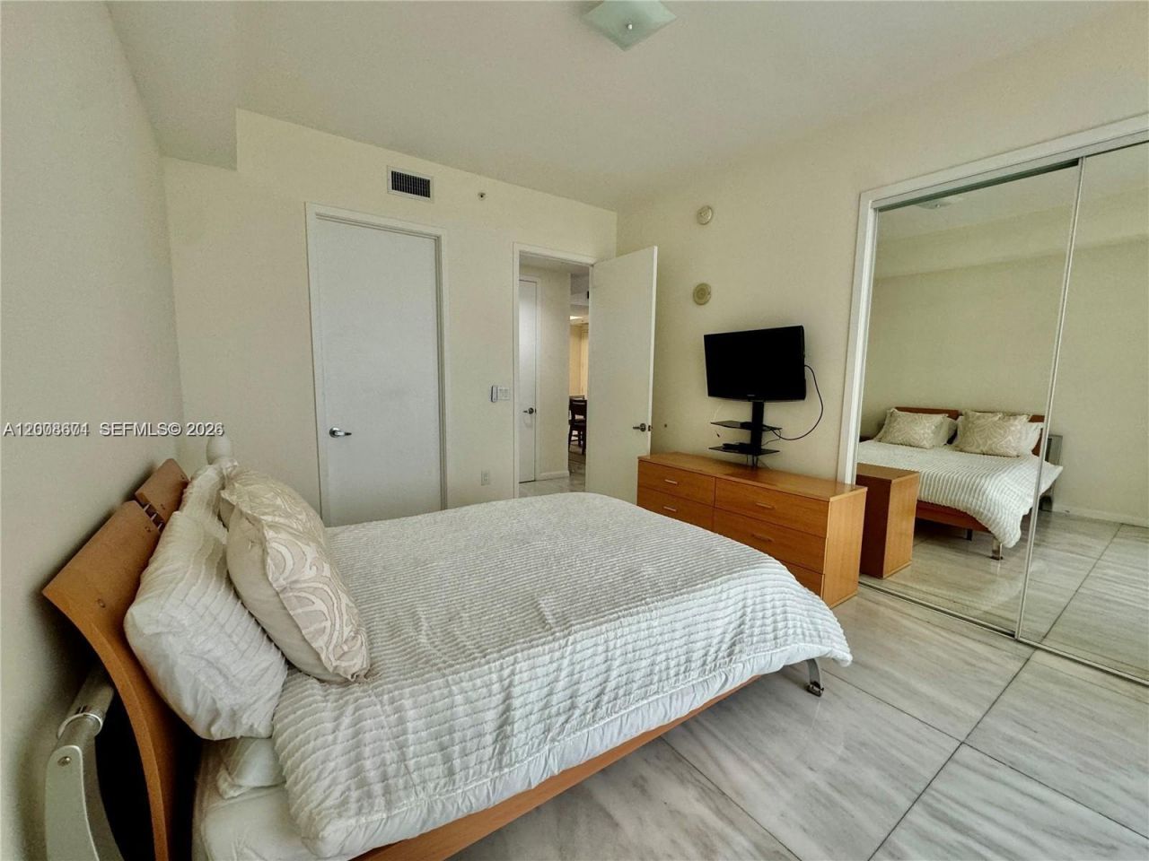 18101 Collins Ave , Unit 4302, Sunny Isles Beach, FL 33160 Photo