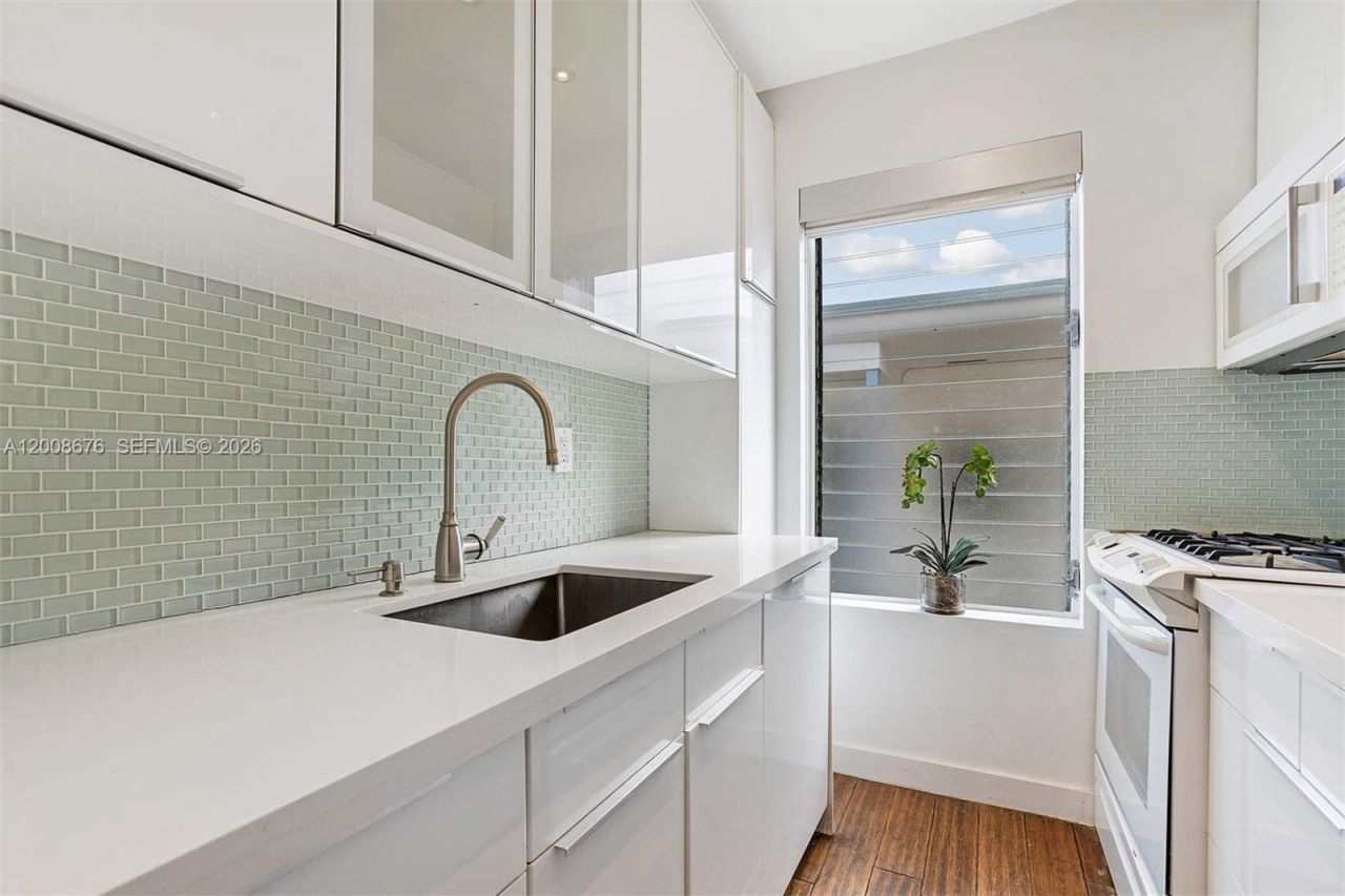 1050 Pennsylvania Ave , Unit 29, Miami Beach, FL 33139 Photo