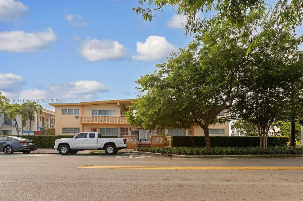 1050 Pennsylvania Ave , Unit 29, Miami Beach, FL 33139 Photo