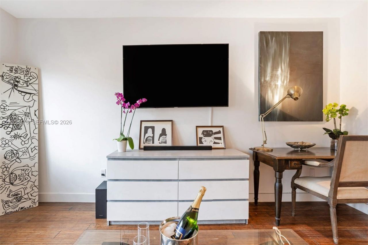 1050 Pennsylvania Ave , Unit 29, Miami Beach, FL 33139 Photo