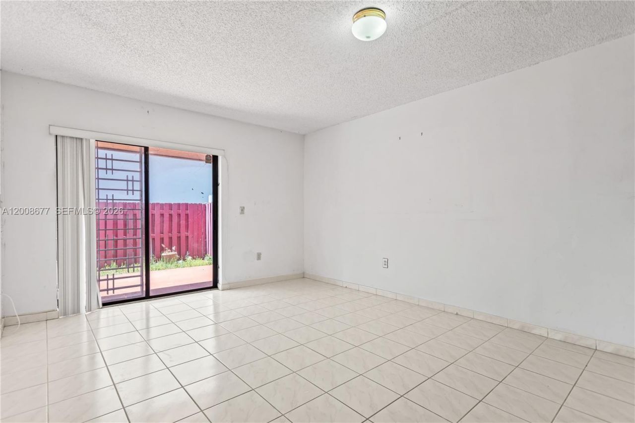 8800 NW 118th St, Hialeah Gardens, FL 33018 Photo