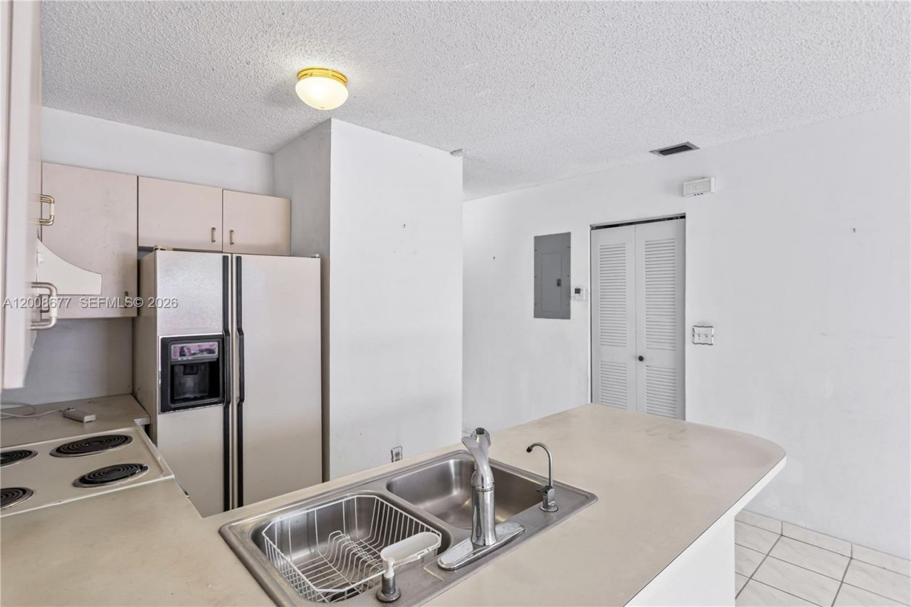 8800 NW 118th St, Hialeah Gardens, FL 33018 Photo