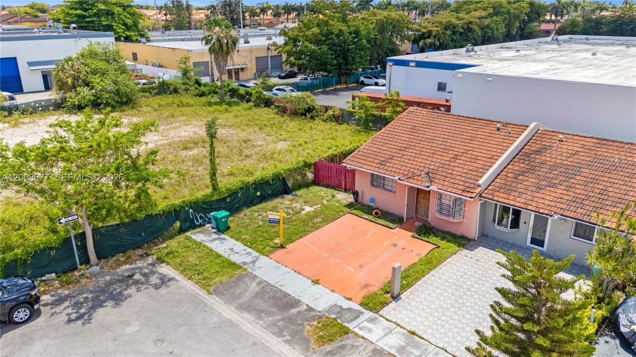 8800 NW 118th St, Hialeah Gardens, FL 33018 Photo