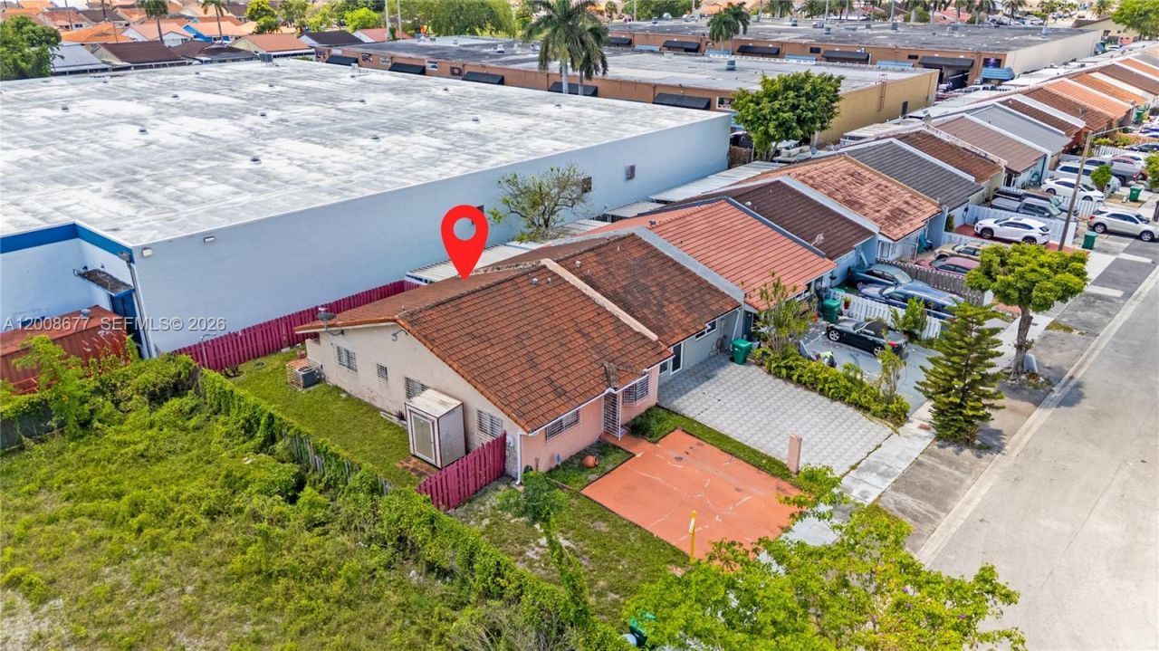 8800 NW 118th St, Hialeah Gardens, FL 33018 Photo