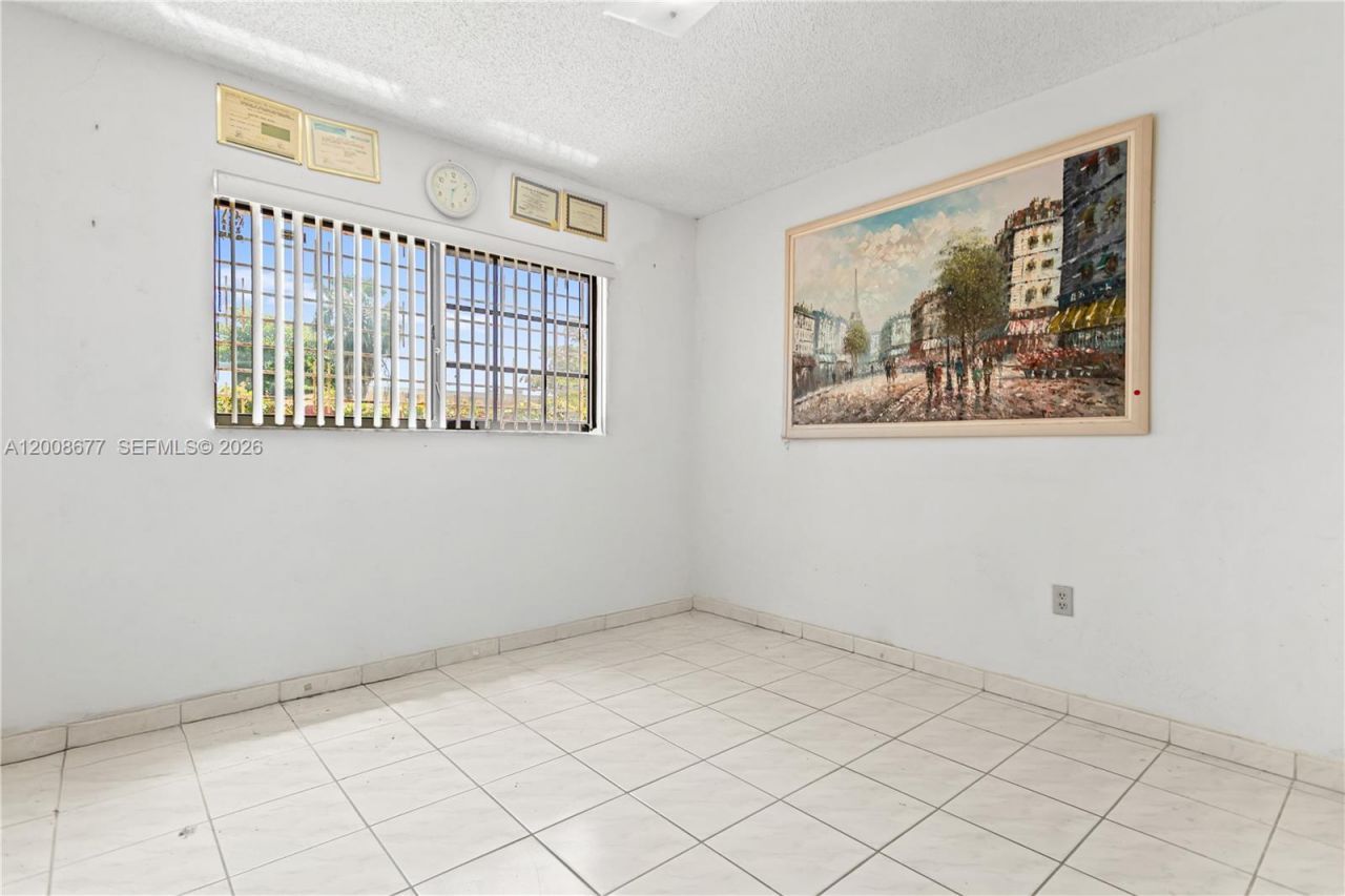 8800 NW 118th St, Hialeah Gardens, FL 33018 Photo