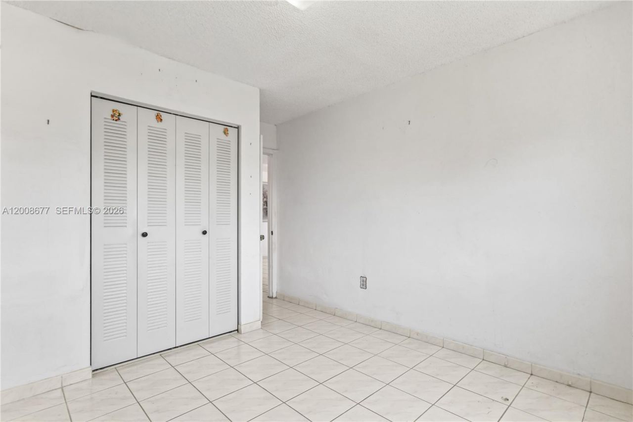 8800 NW 118th St, Hialeah Gardens, FL 33018 Photo
