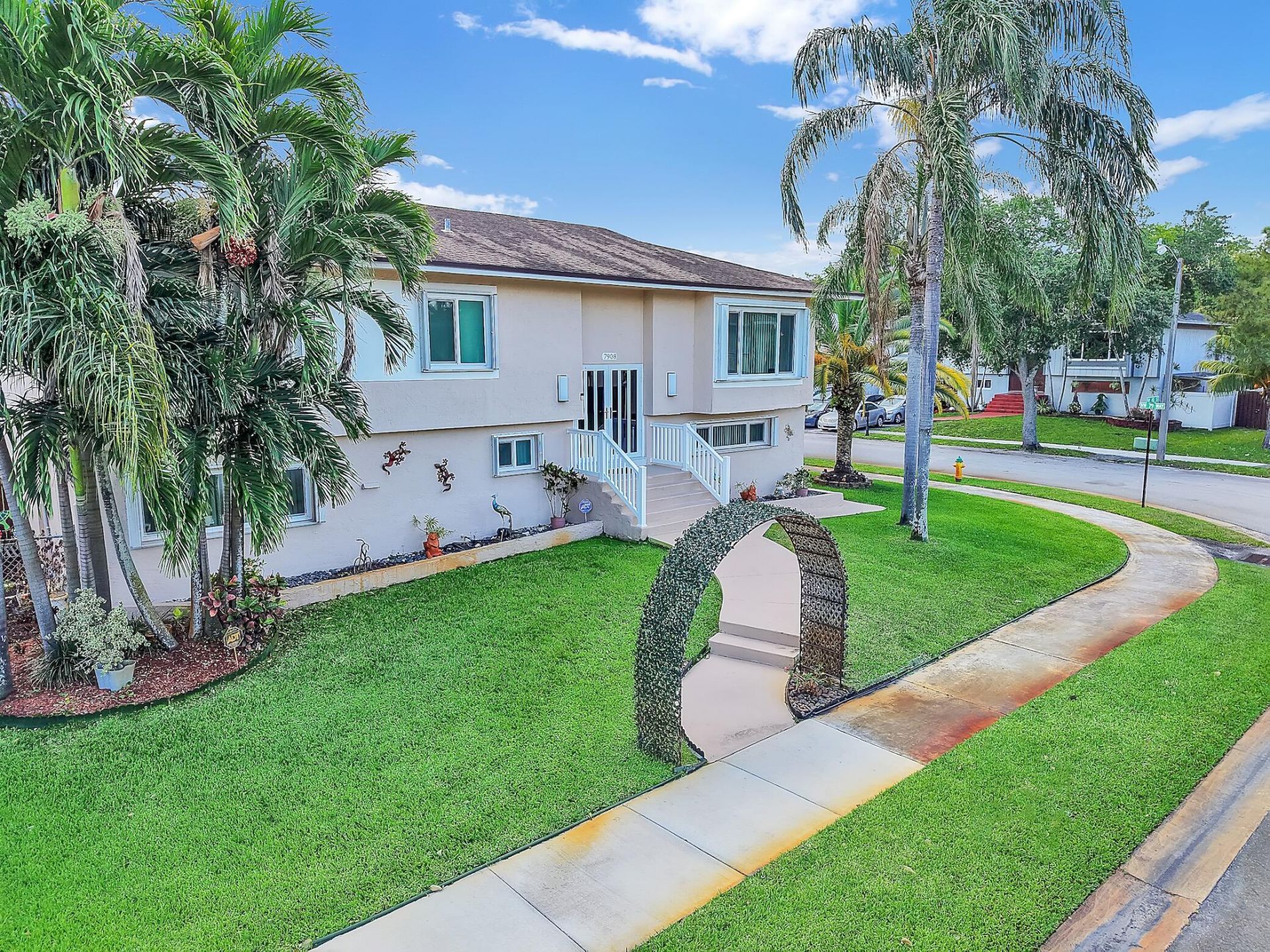 7908 NW 40th Street, Davie, FL 33024 Photo