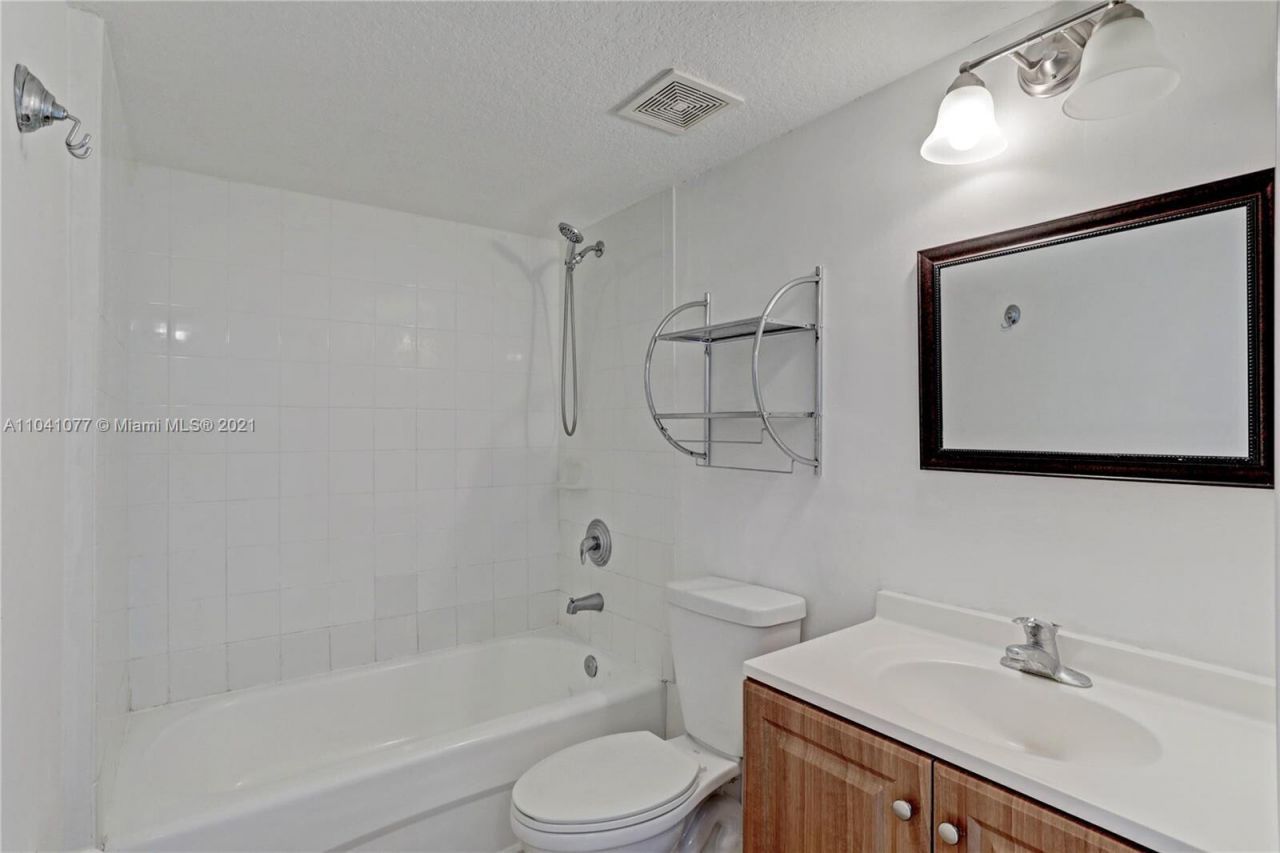 3810 N Jog Road, Unit 106, West Palm Beach, FL 33411 Photo