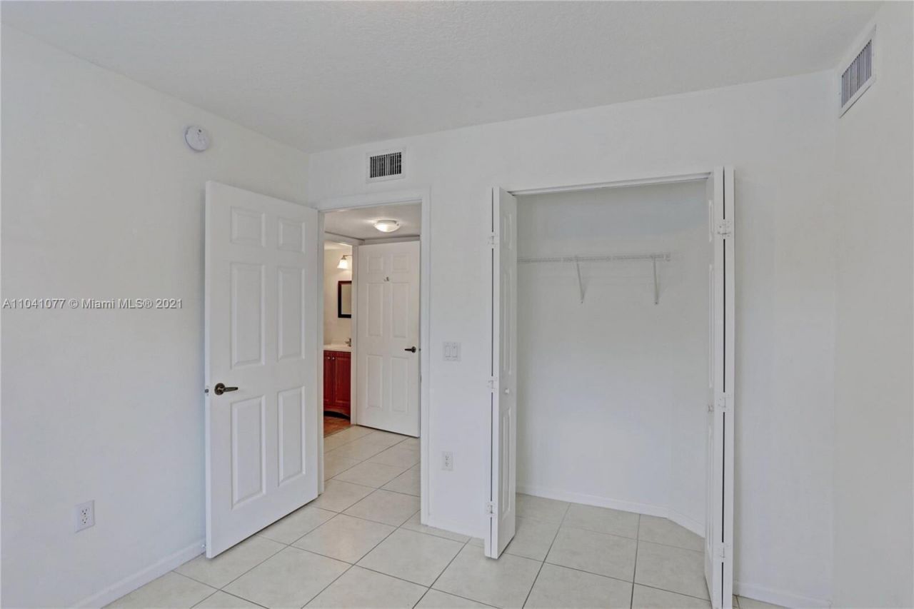 3810 N Jog Road, Unit 106, West Palm Beach, FL 33411 Photo