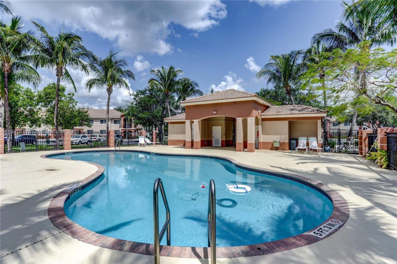 3810 N Jog Road, Unit 106, West Palm Beach, FL 33411 Photo