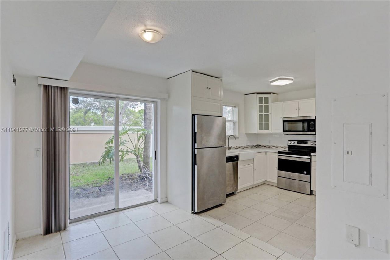 3810 N Jog Road, Unit 106, West Palm Beach, FL 33411 Photo
