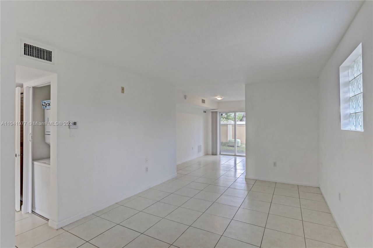 3810 N Jog Road, Unit 106, West Palm Beach, FL 33411 Photo