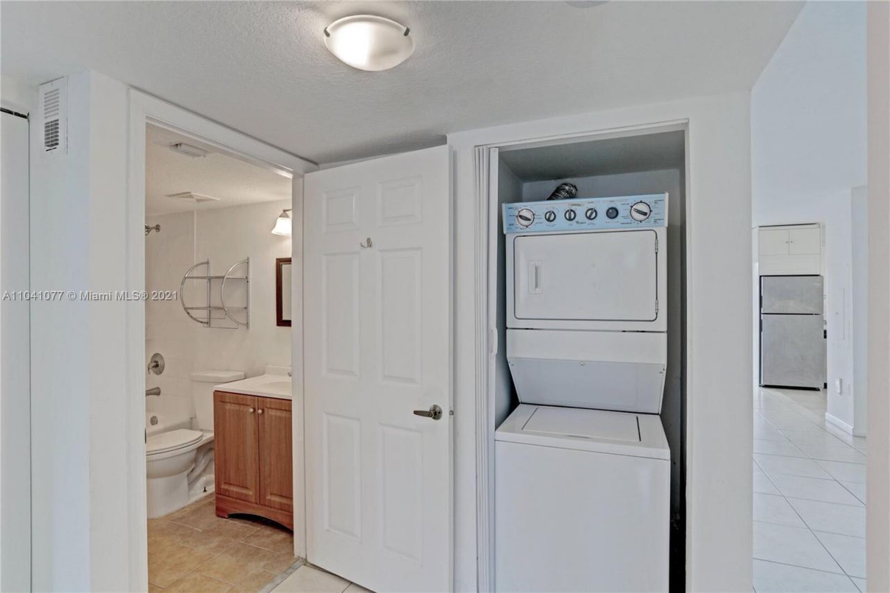 3810 N Jog Road, Unit 106, West Palm Beach, FL 33411 Photo