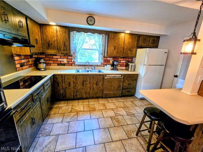 108 Theresa Drive, Weirton, WV 26062 Photo 16