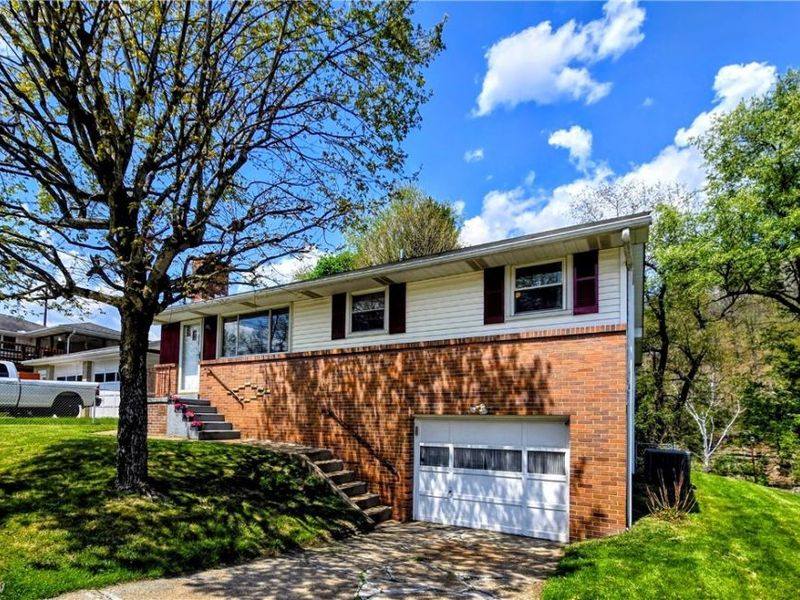 108 Theresa Drive, Weirton, WV 26062 Photo 2