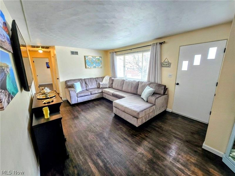 108 Theresa Drive, Weirton, WV 26062 Photo 3