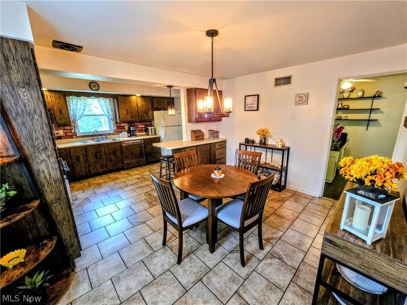 108 Theresa Drive, Weirton, WV 26062 Photo 7