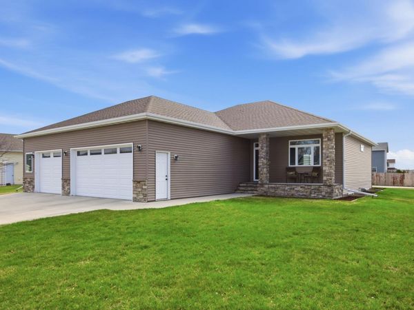 825 18th Avenue W, West Fargo, ND 58078