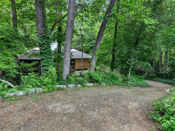 4015 Mcclatchey Circle NE, Atlanta, GA 30342