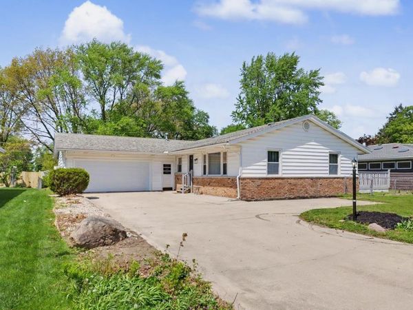 2609 Brownfield Road , Urbana, IL 61802