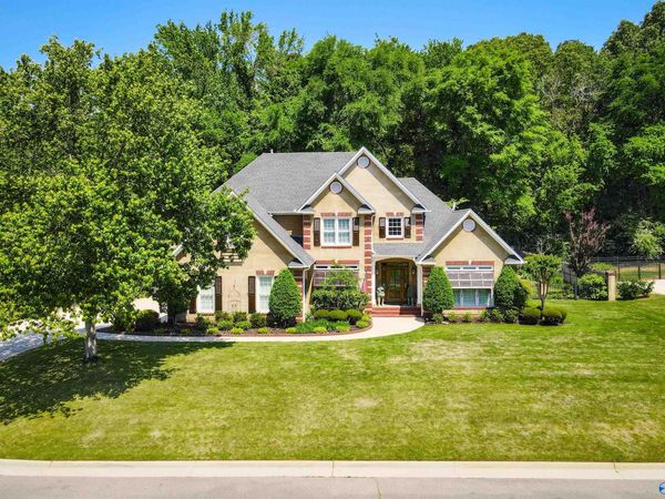 2404 Hideaway Place SE, Decatur, AL 35603