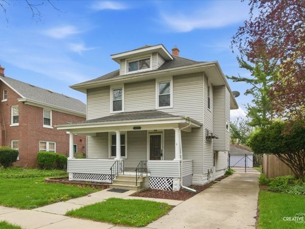 906 Garfield Avenue , Aurora, IL 60506