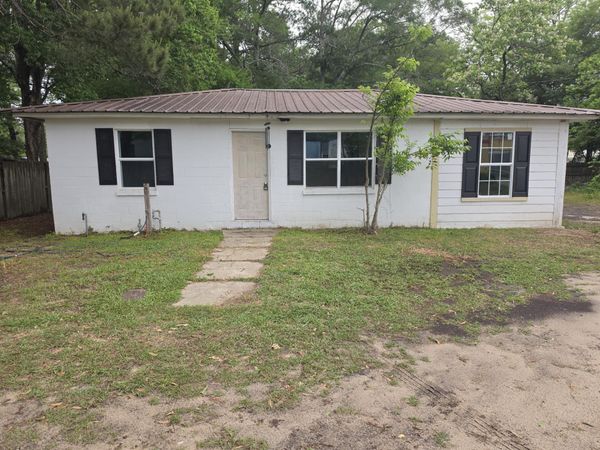 303 Front St., Richton, MS 39476