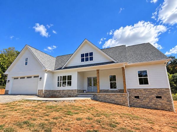 21 South Pointe Shore DR, Moneta, VA 24121