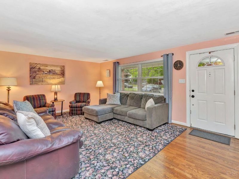 208 Furbee Drive, Mason, OH 45040 Photo 3