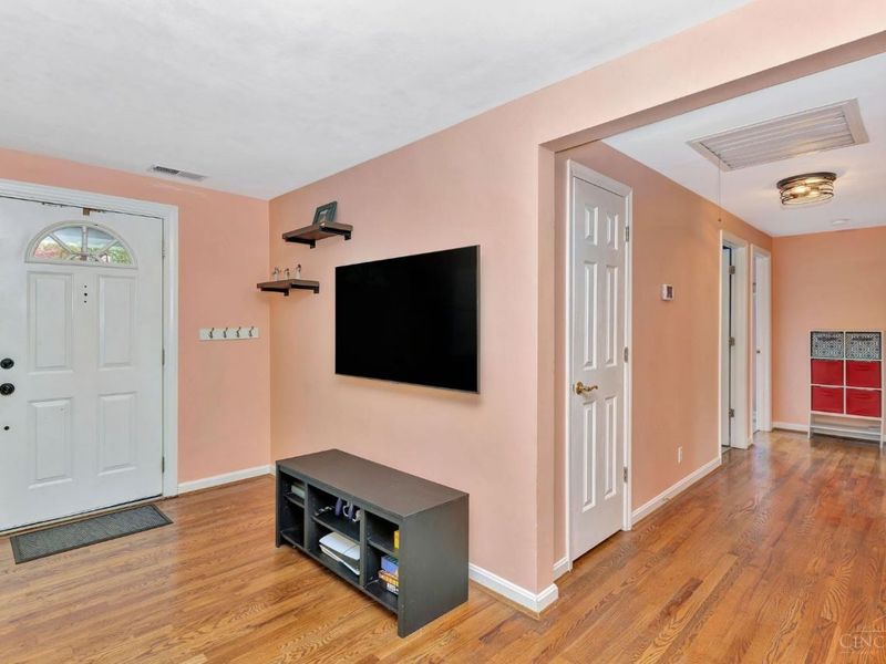 208 Furbee Drive, Mason, OH 45040 Photo 6