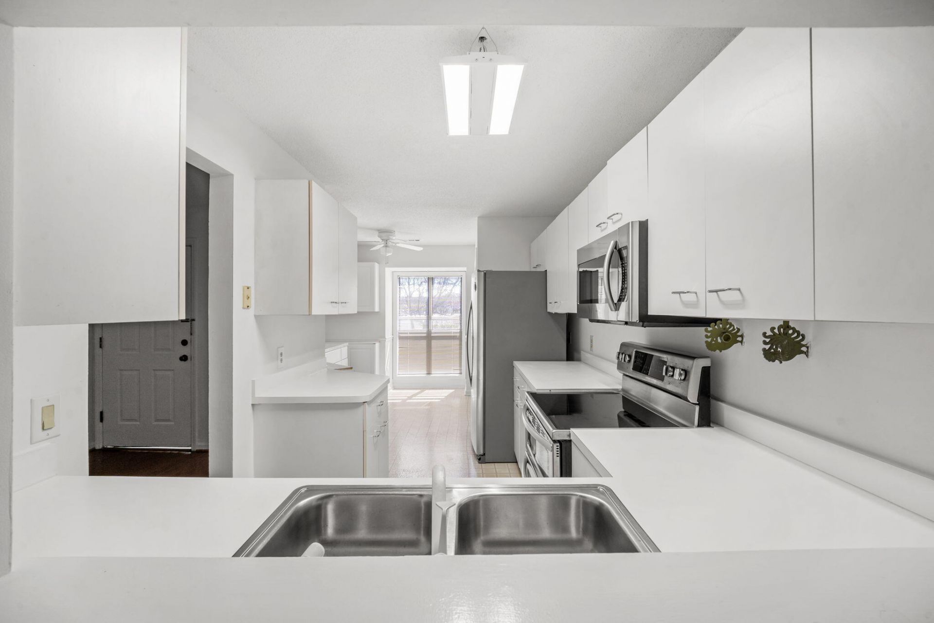 3815 Masters Court Photo 12