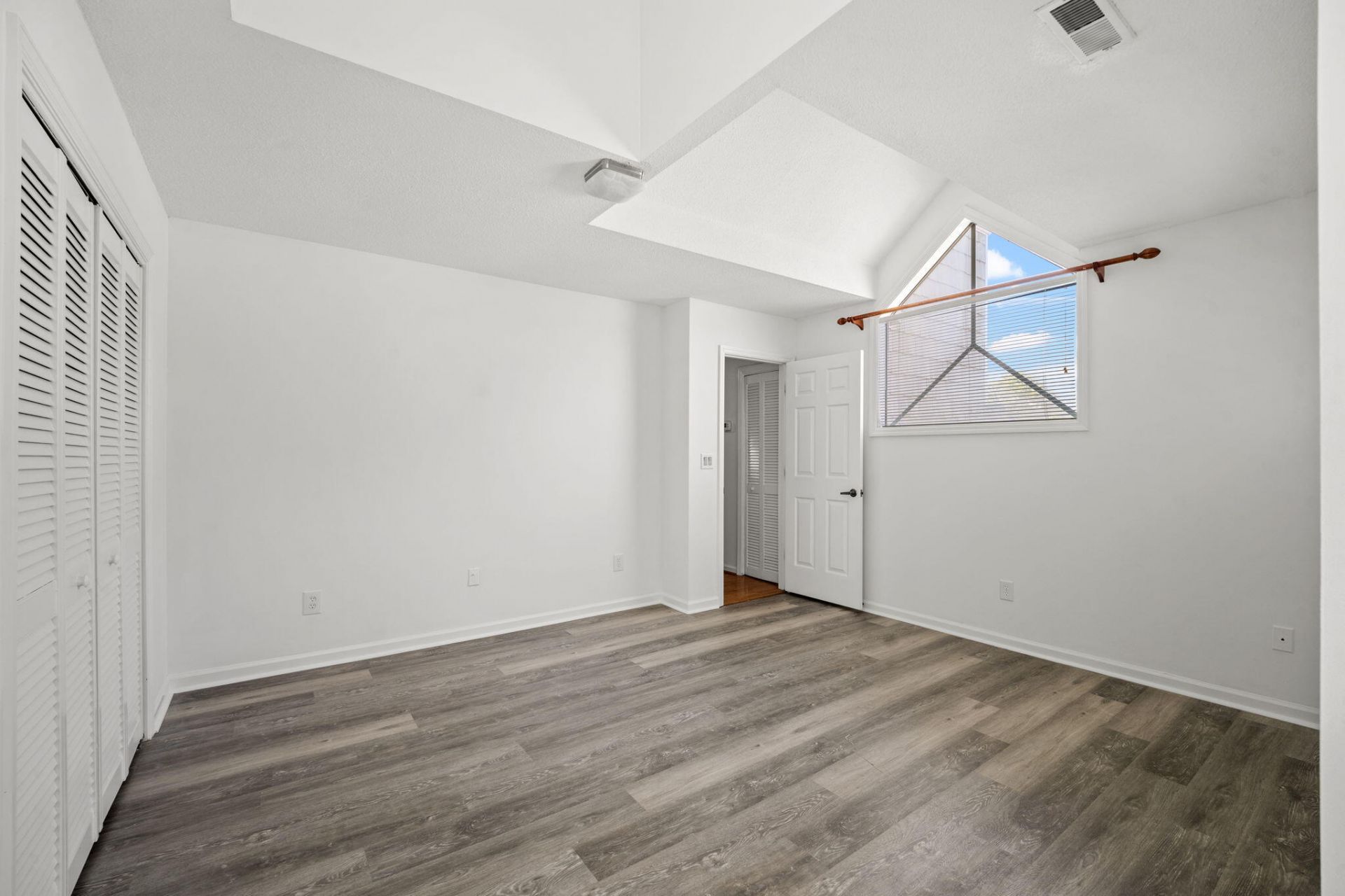 3815 Masters Court Photo 18