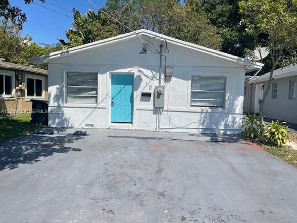 410 NW 9th St , Hallandale Beach, FL 33009