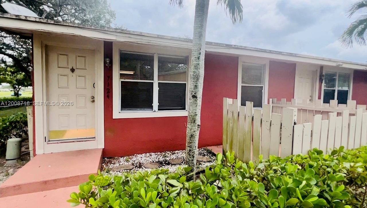 7124 Southgate Blvd , Unit 7124, Tamarac, FL 33321 Photo