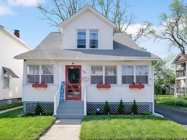 18 Los Angeles St, Springfield, MA 01107