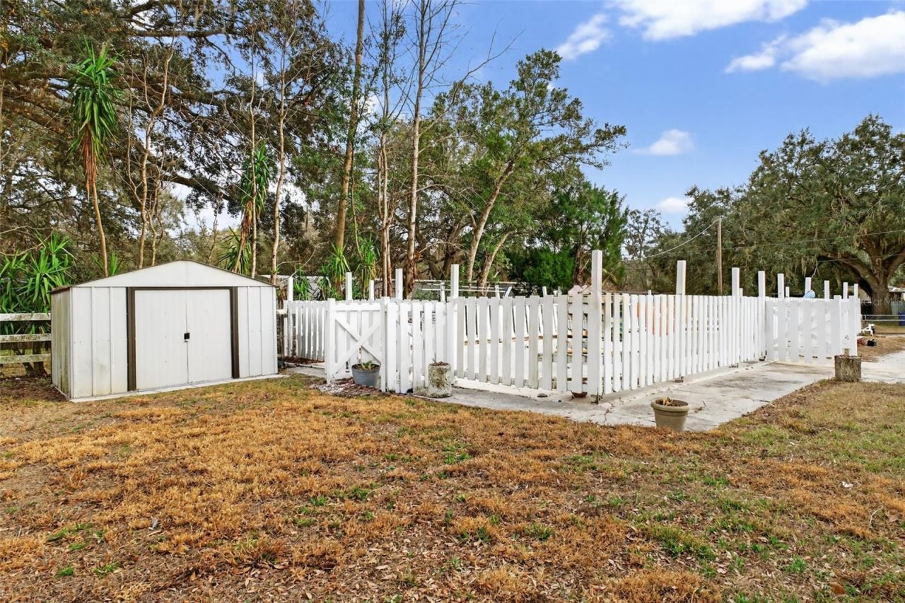 39243 Lizabeth Circle , Zephyrhills, FL 33542 Photo