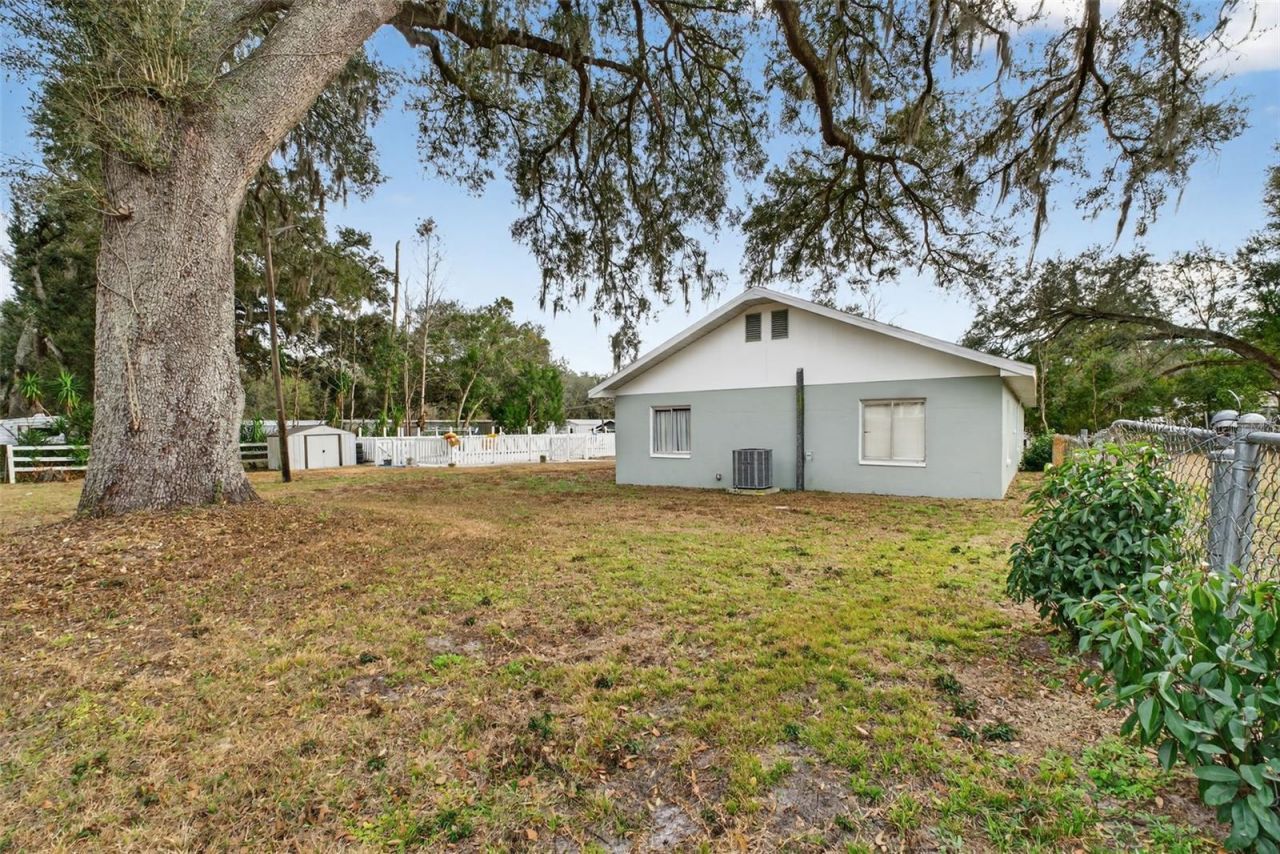 39243 Lizabeth Circle , Zephyrhills, FL 33542 Photo