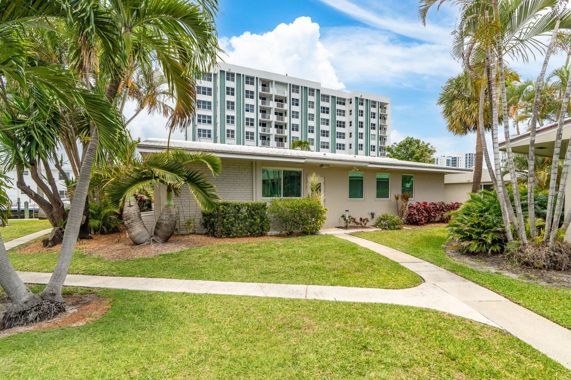 3211 SE 11th Street, Unit 3e, Pompano Beach, FL 33062 Photo